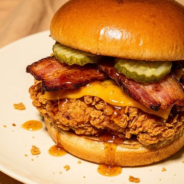 Cheese and Pig Pollo chicken burger with bacon