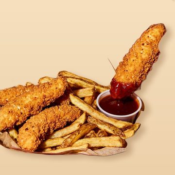 Chicken strips with chips
